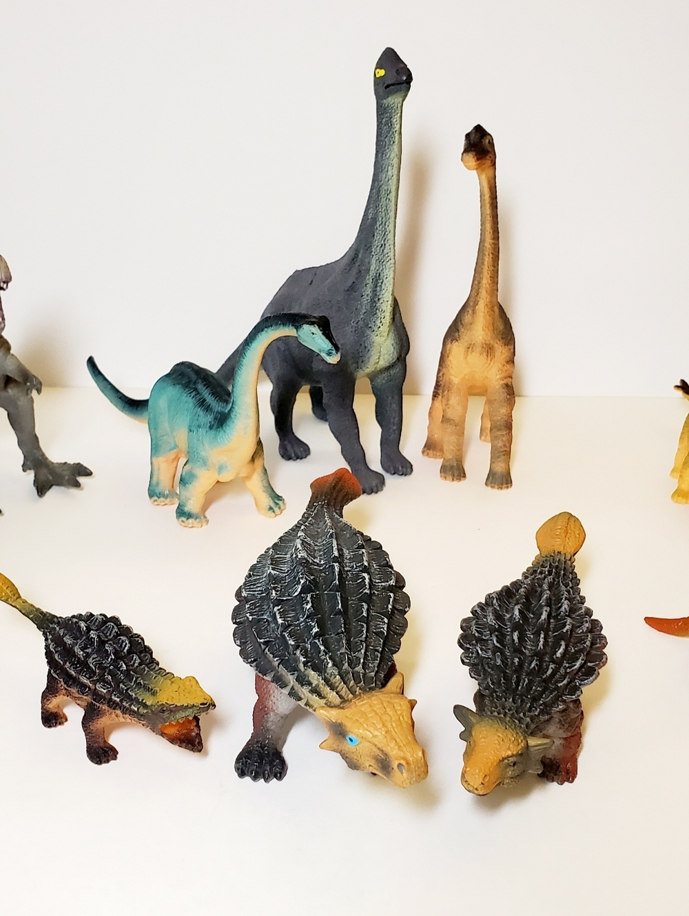 Toys R Us Animal Planet Dinosaurs Toy Set -40 Pieces - Picture 6 of 8